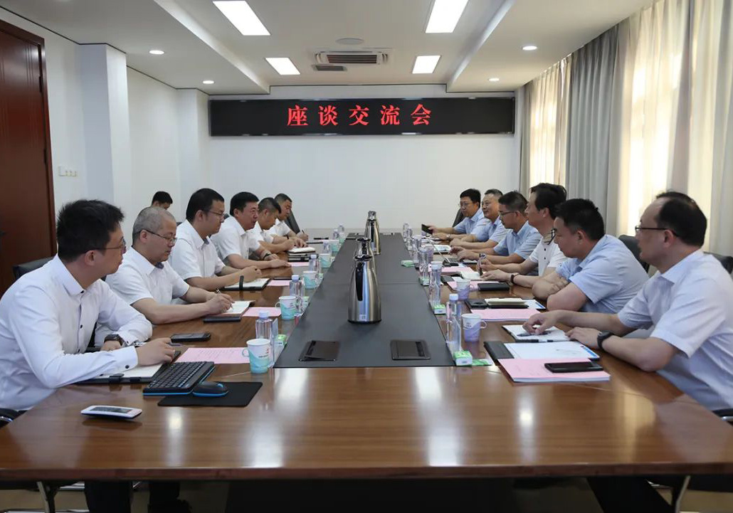 公司总裁陈永明率队与新疆铁道勘察设计院开展合作洽谈